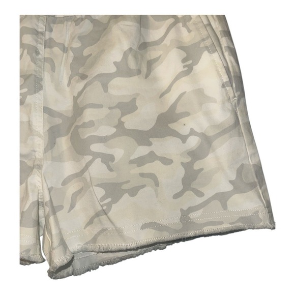 Vineyard Vines Gray Camo Pull On Everyday Shorts, Small - Picture 3 of 8